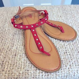 Born Adana Women’s Red Leather Gold Studded T-Strap Flat Thong Sandals Size 8‎ M